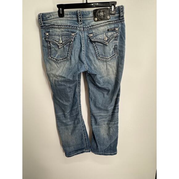 Miss Me Women's JB5014P89 Boyfriend Distressed Capri Jeans - Size 28x24 - Picture 2 of 9